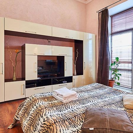 Home Hotel Apartments On Zoloti Vorota เคียฟ ภายนอก รูปภาพ