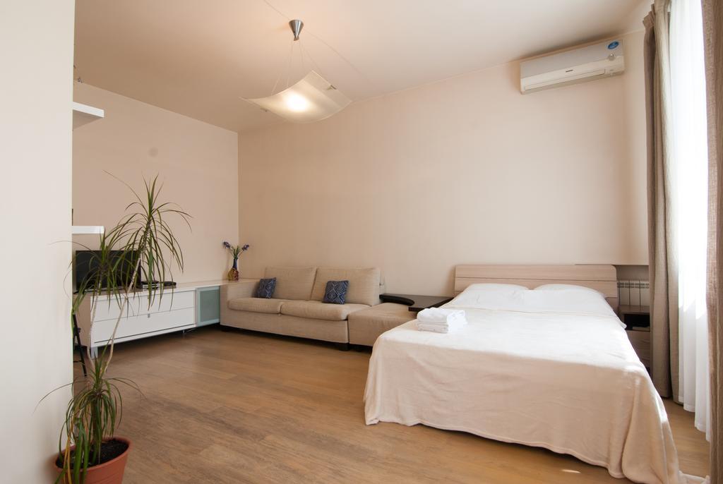 Home Hotel Apartments On Zoloti Vorota เคียฟ ภายนอก รูปภาพ
