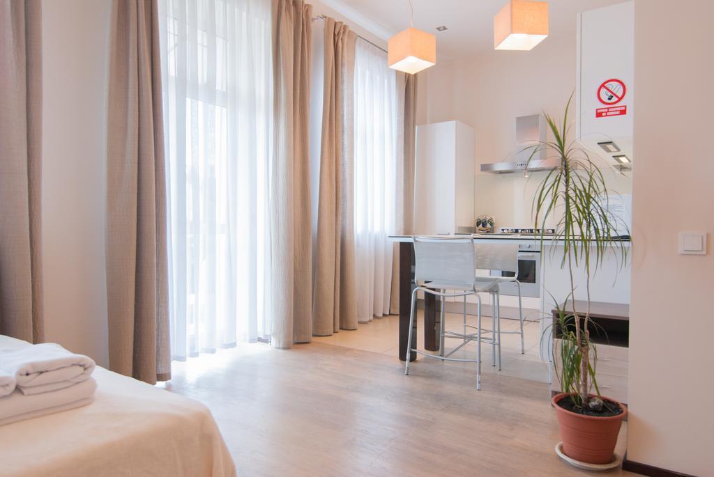 Home Hotel Apartments On Zoloti Vorota เคียฟ ภายนอก รูปภาพ
