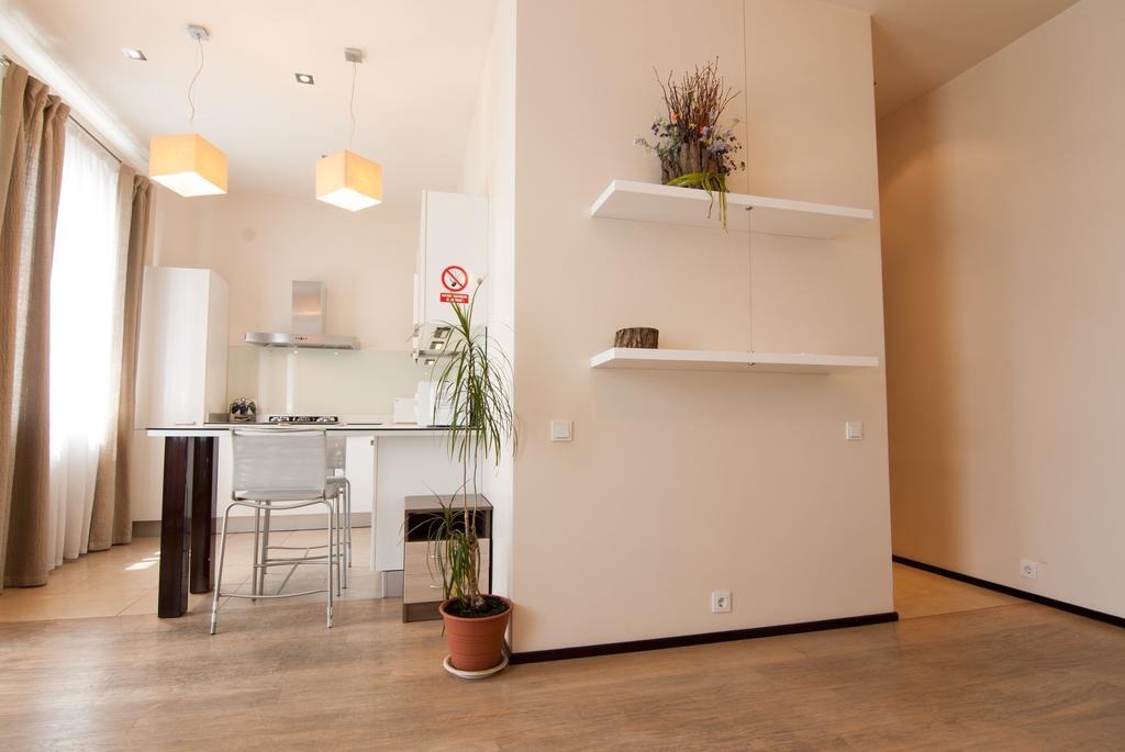 Home Hotel Apartments On Zoloti Vorota เคียฟ ภายนอก รูปภาพ