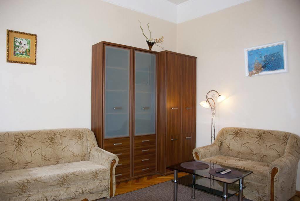 Home Hotel Apartments On Zoloti Vorota เคียฟ ภายนอก รูปภาพ