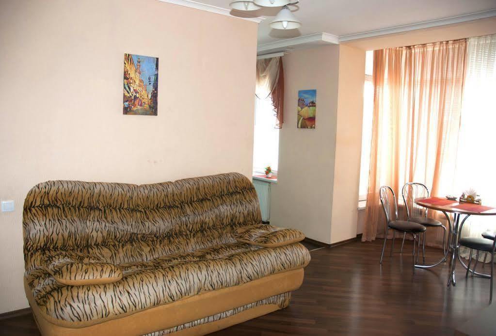 Home Hotel Apartments On Zoloti Vorota เคียฟ ภายนอก รูปภาพ