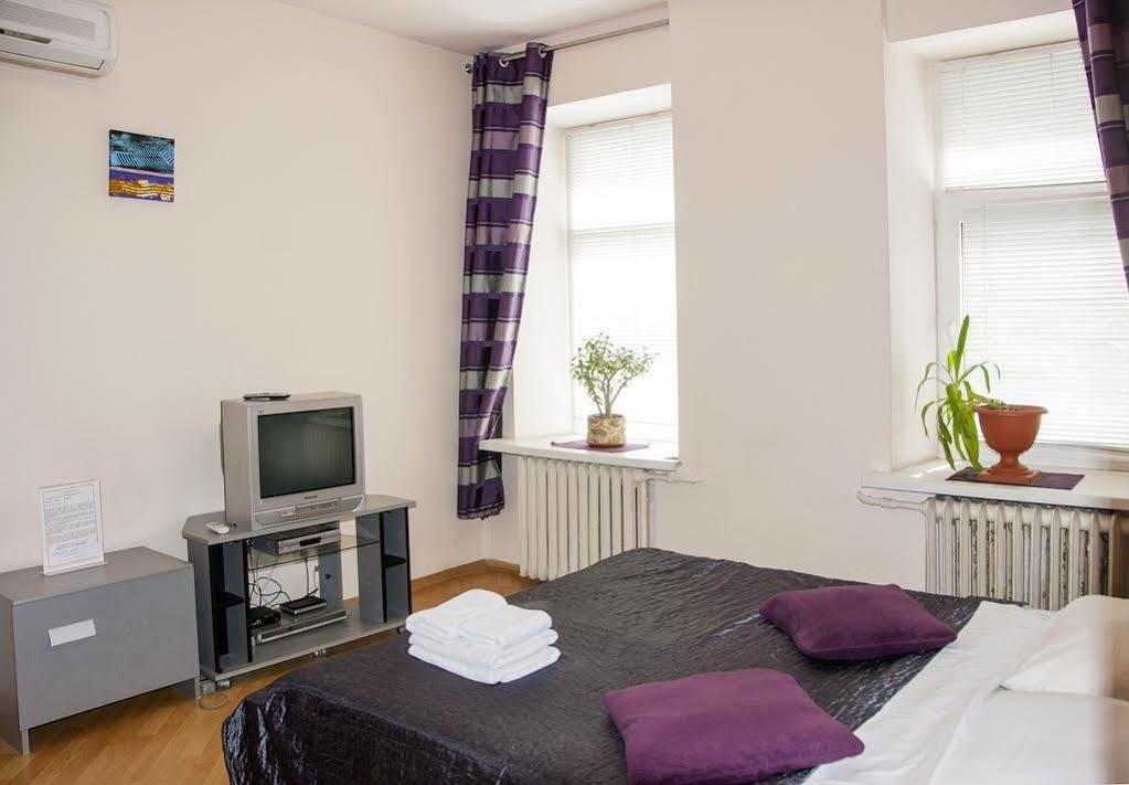 Home Hotel Apartments On Zoloti Vorota เคียฟ ภายนอก รูปภาพ