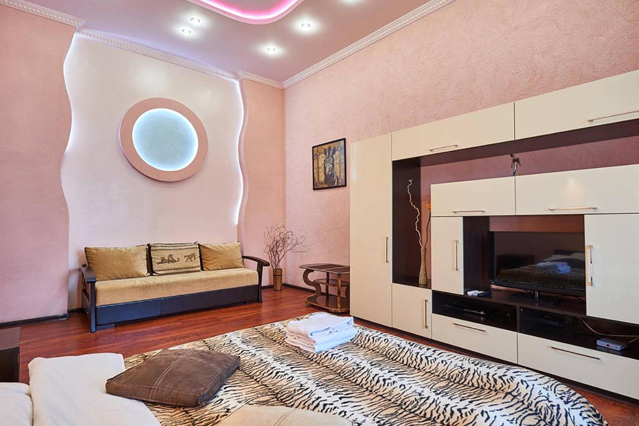 Home Hotel Apartments On Zoloti Vorota เคียฟ ภายนอก รูปภาพ